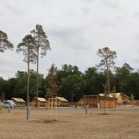 אתר קמפינג Glamping Park Schloss Thurn *