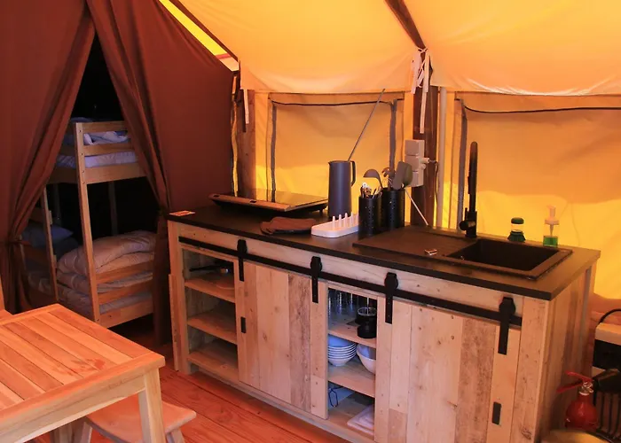 אתר קמפינג Glamping Park Schloss Thurn Heroldsbach